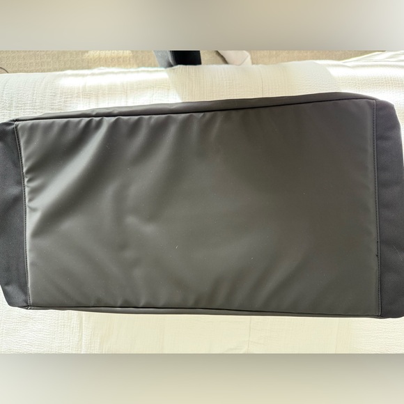 Adidas Large Black Duffel Bag - Picture 6 of 7